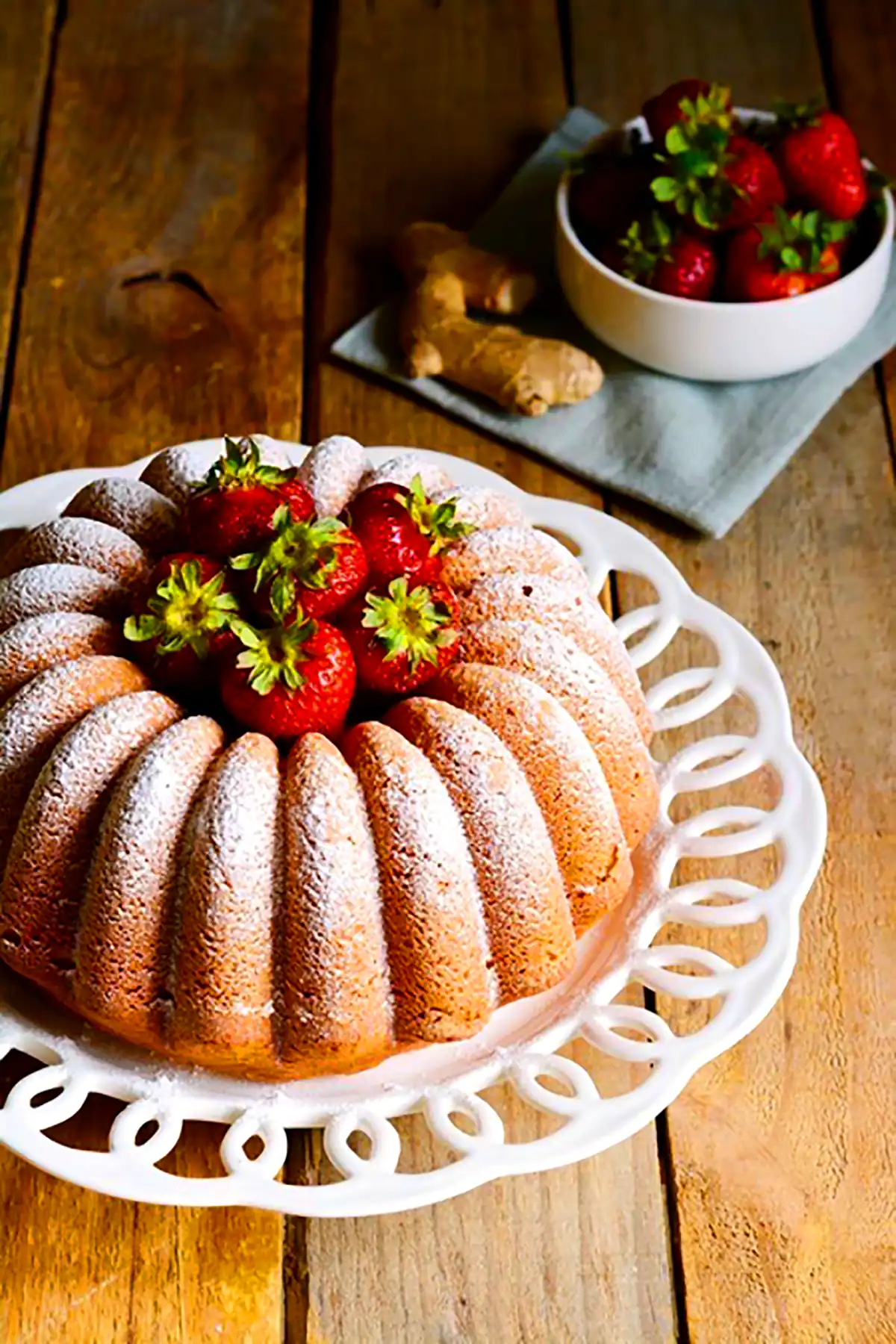 دیزاین کیک وانیلی خونگی