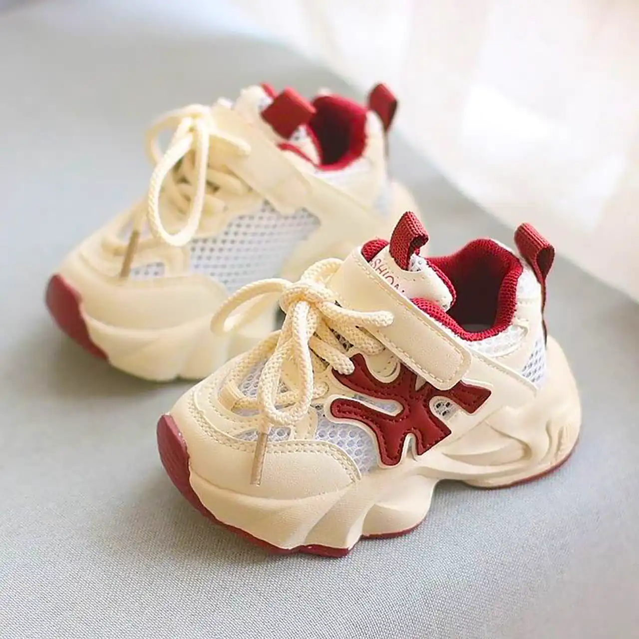 کتونی اسپرت بچگانه