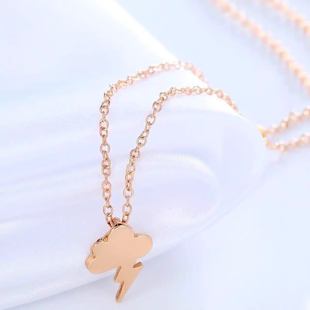 گردنبند طرح ابر