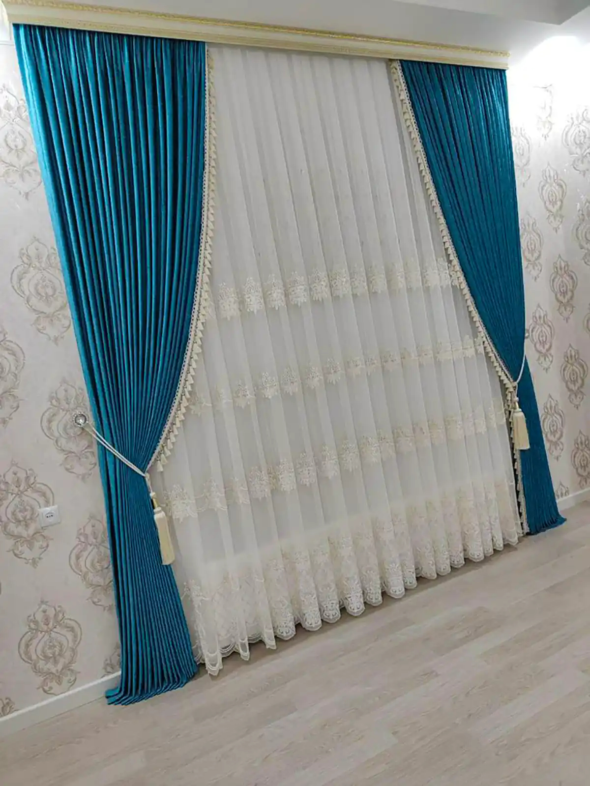 پرده سالنی شیک و لوکس