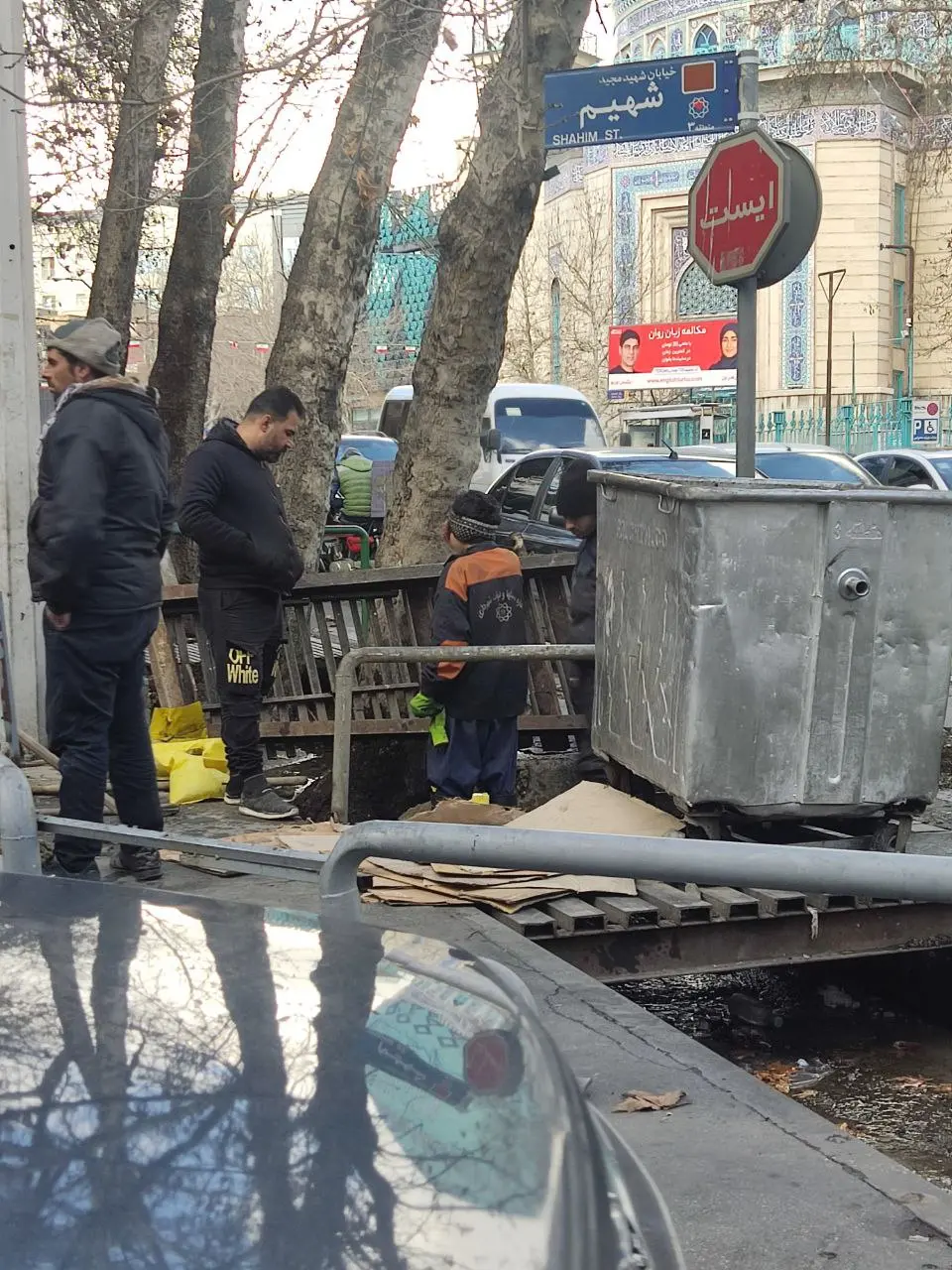 پیمانکاران شهرداری از فقر کودکان سوء استفاده می کنند 