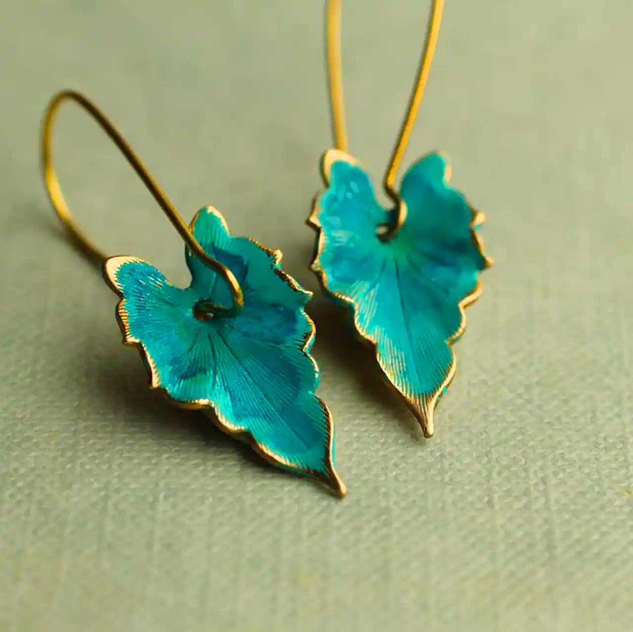 گوشواره طرح برگ سبز 