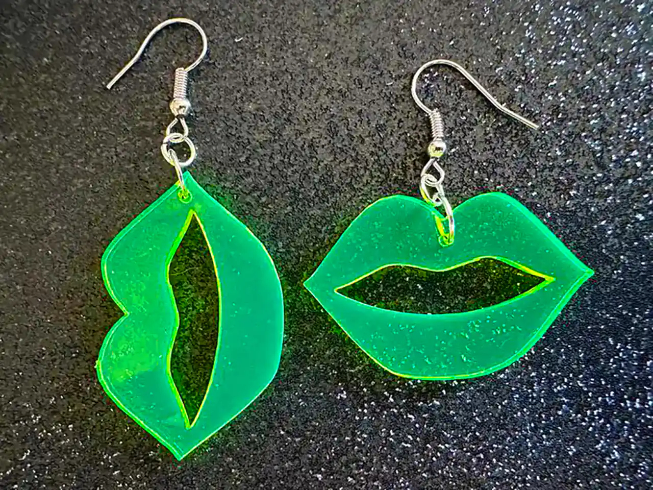 گوشواره طرح لب