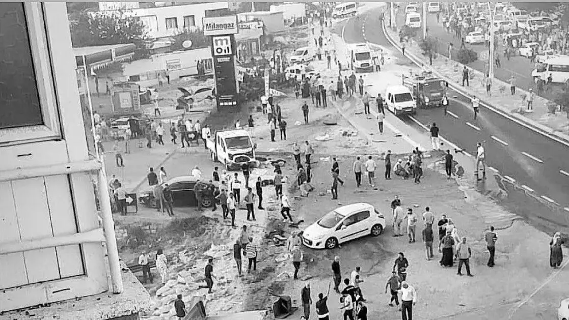 بر اثر ترمز بریدن یه کامیون در شهر ماردین ترکیه ۸ نفر فوت شدن چندین نفر مجروع امروز عصر