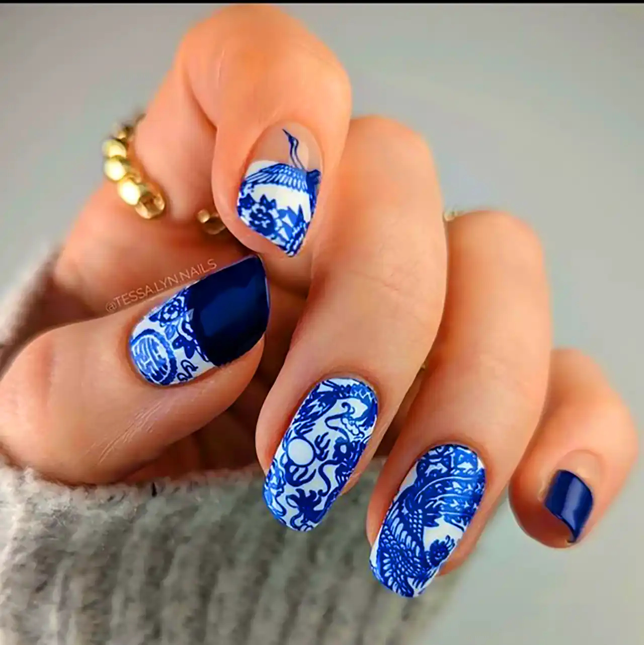 ناخن با طرح ظروف چینی مادربزرگ