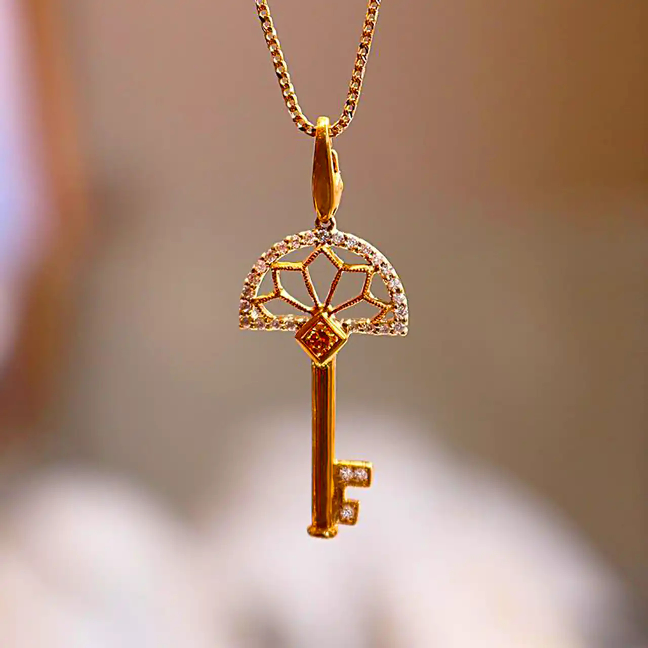 گردنبند طلا طرح کلید