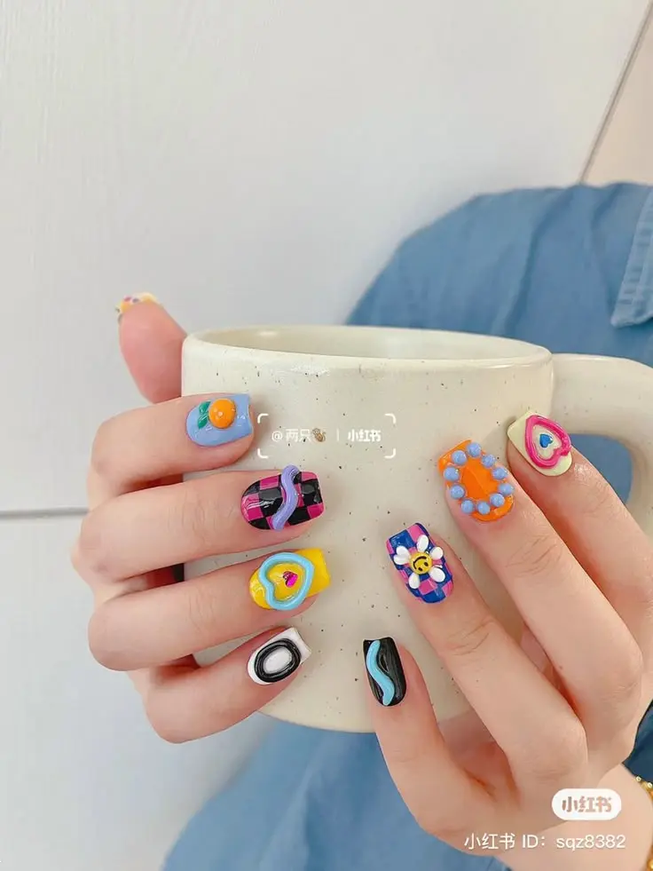 مدل ژلیش | ۳۰ مدل ژلیش ناخن دخترانه شیک و جدید ۱۴۰۴ که هر سلیقهای رو جذب میکنه! (خاص، فانتزی، کیوت، ساده، تابستانی و عروسکی)