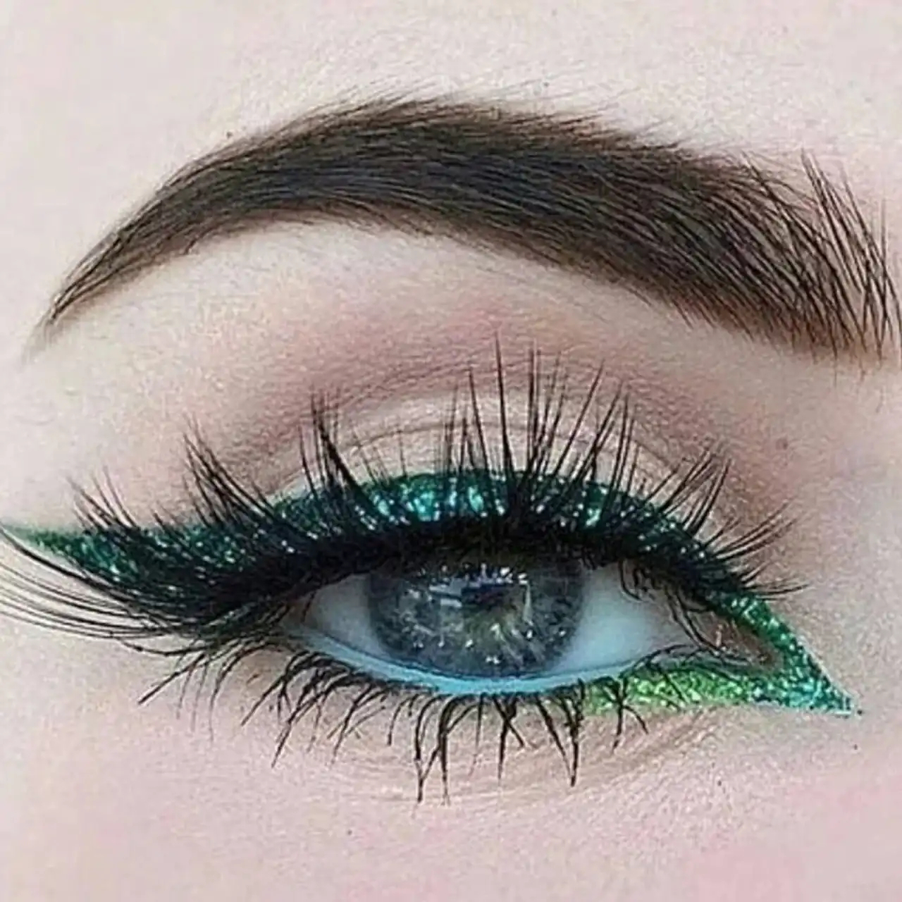 مدل خط چشم اکلیلی + زیباترین مدل های خط چشم اکلیلی ترند امسال