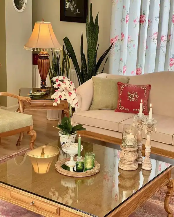ایده های چیدمان روی میز جلو مبلی ساده
