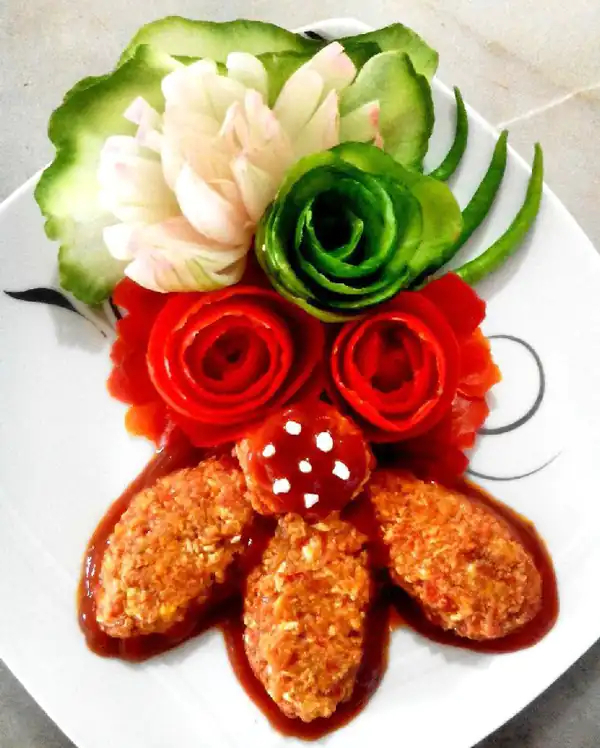 تزیین املت گوجه