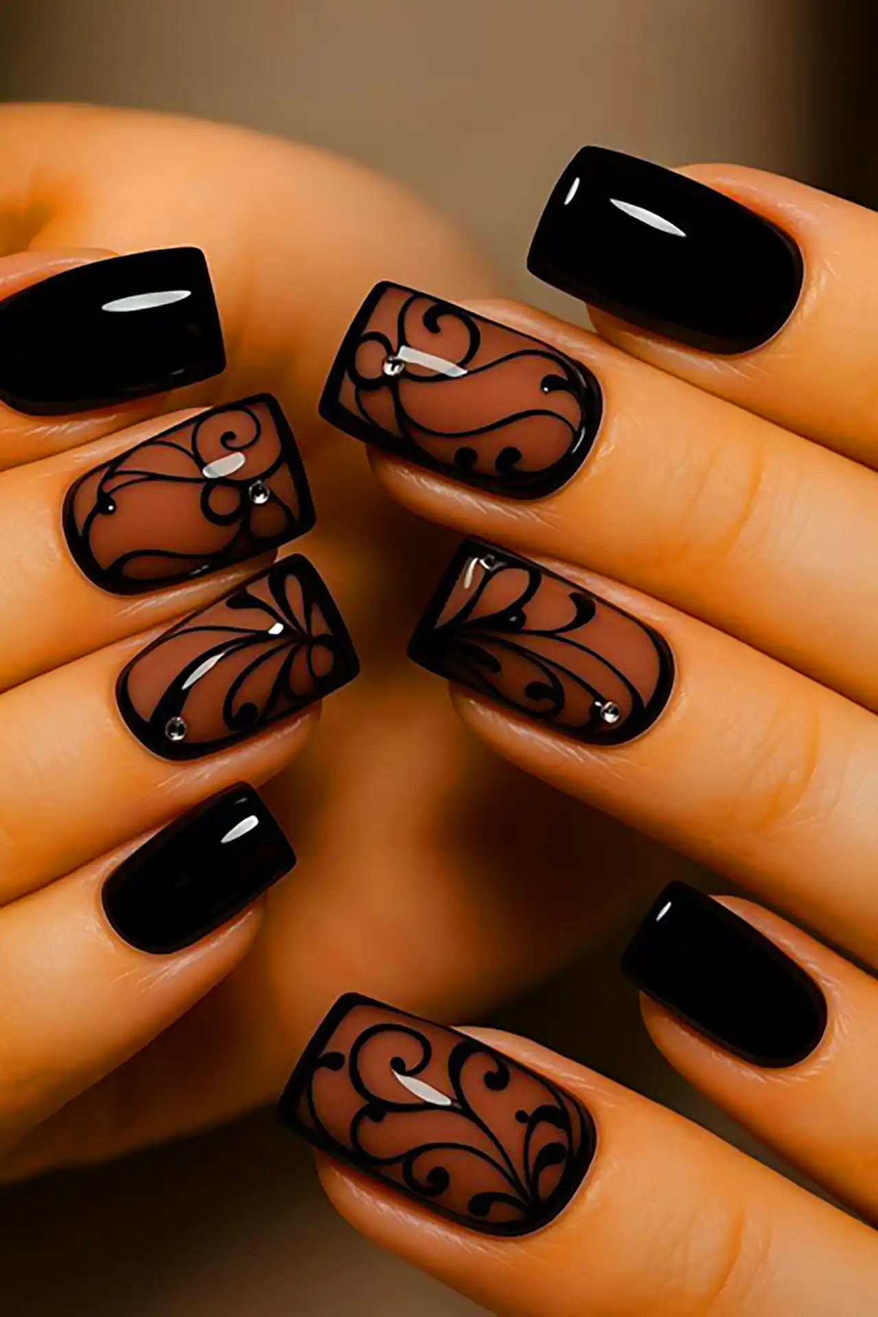 دیزاین ناخن باکلاس مشکی