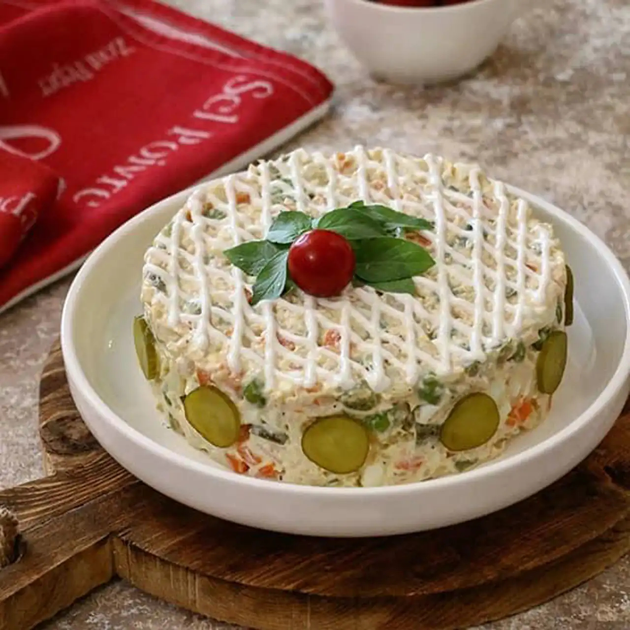 تزیین سالاد الویه + زیباترین مدل های دیزاین و تزیین سالاد الویه بسیار شیک و امروزی