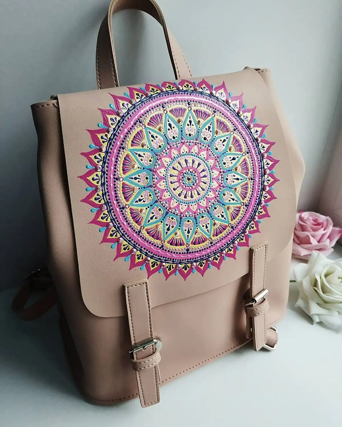 کیف چرمی طراحی شده با دست