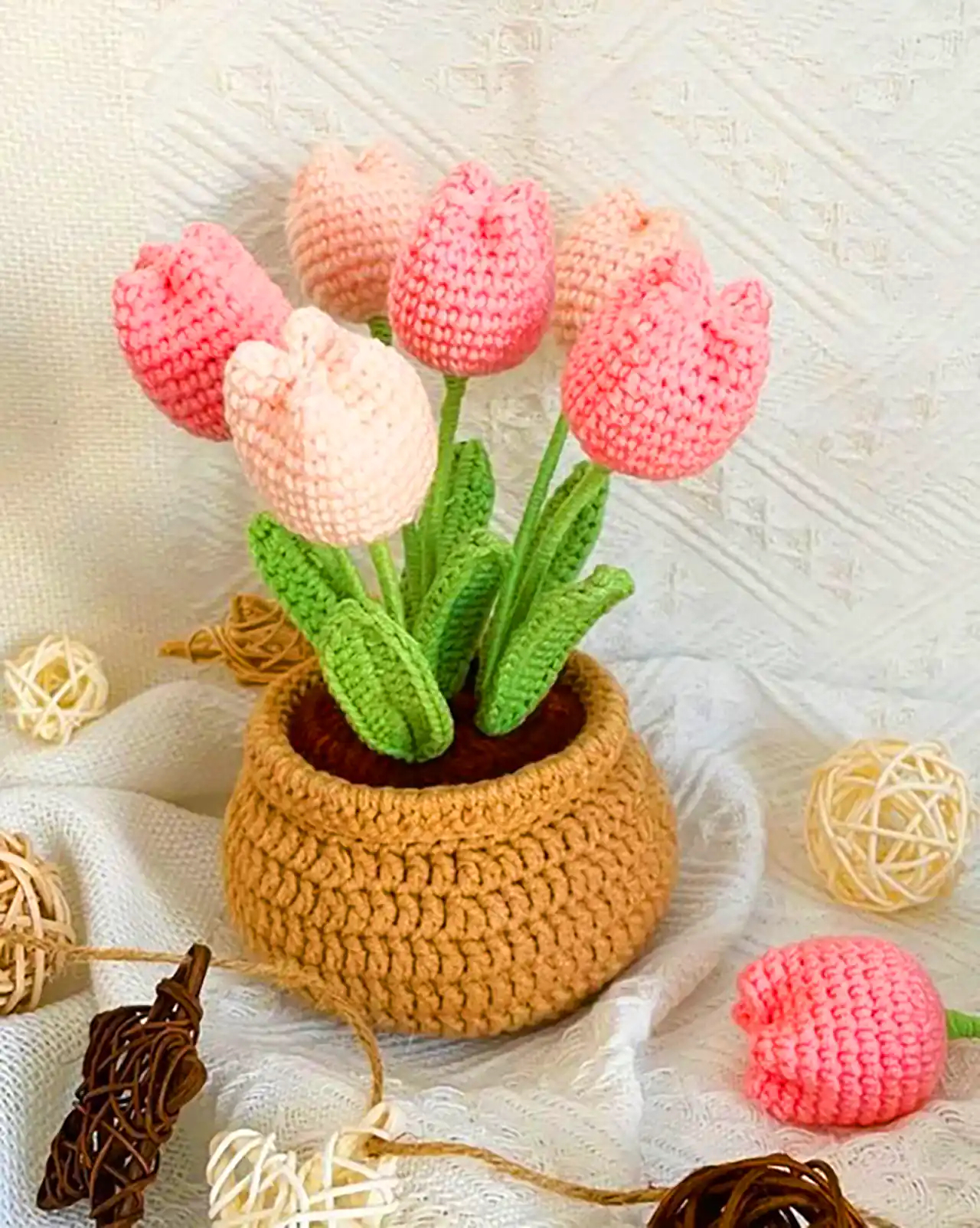 دسته گل فانتزی بافتنی