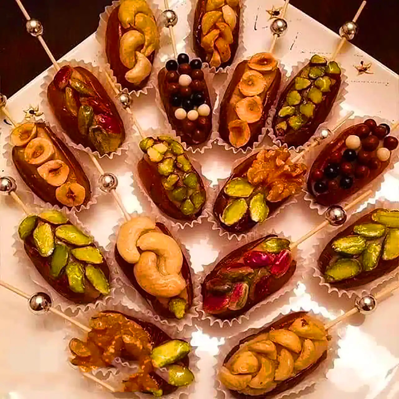 سرو خرما به عنوان دسر