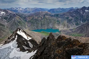 برف بر دریاچه گهر