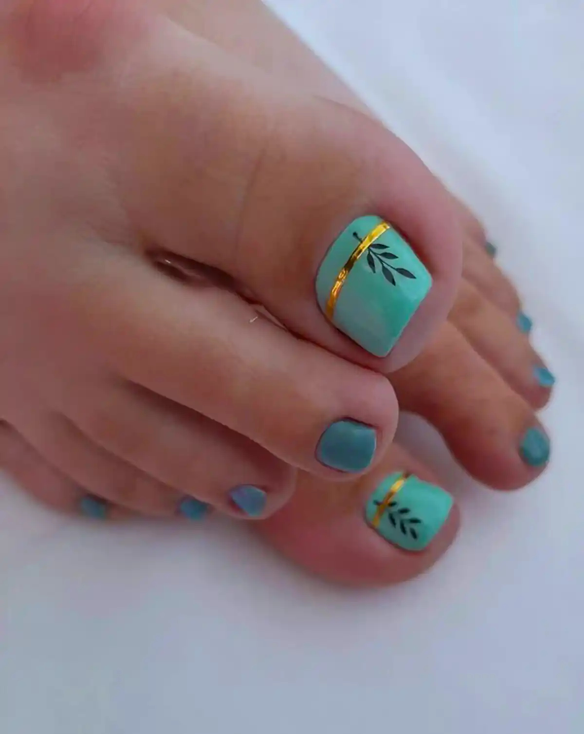 ژلیش ناخن پا شیک