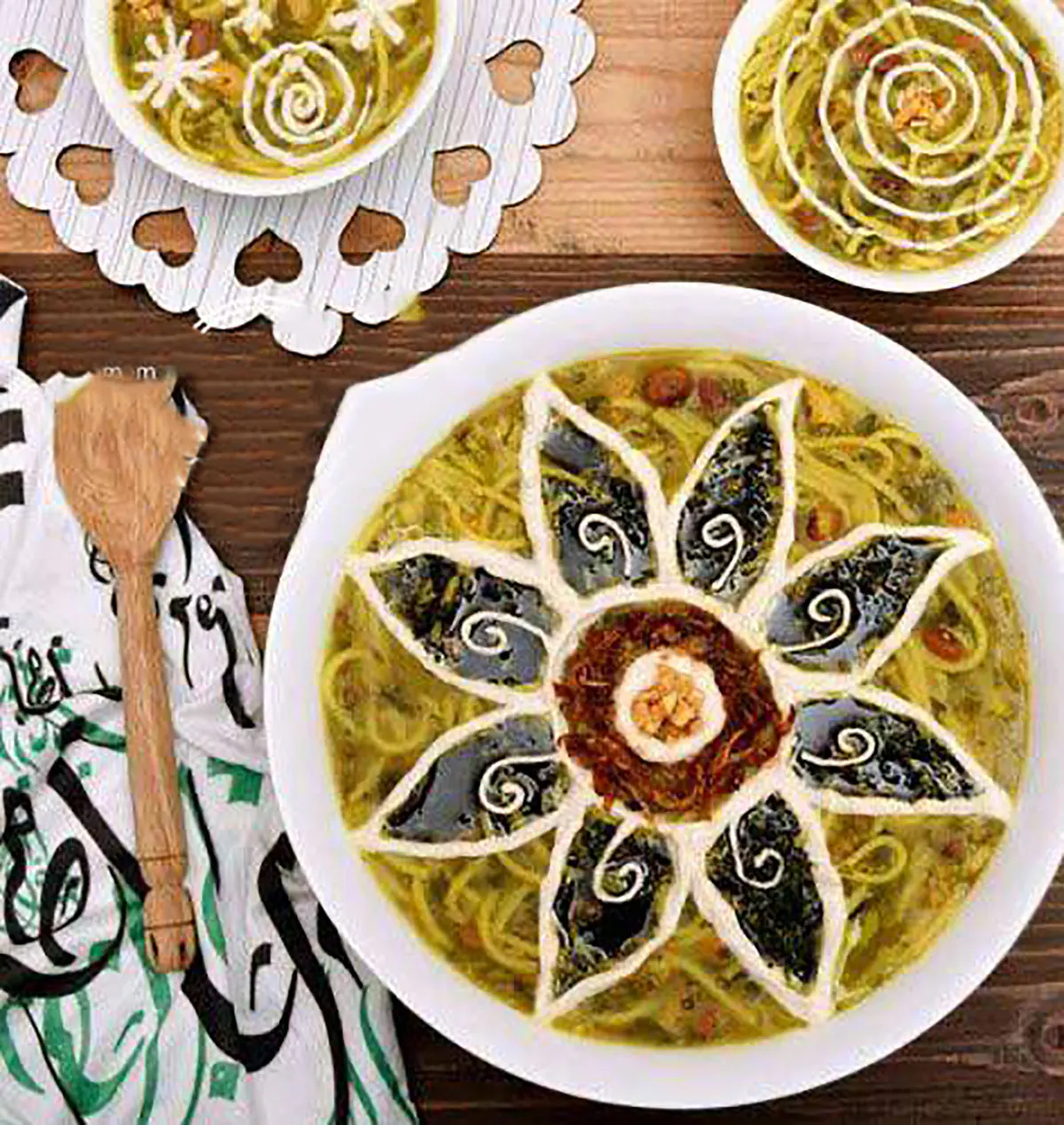 تزیین آش رشته با کشک و پیاز داغ
عکس آش رشته تزیین شده
طرز تهیه کشک برای تزیین آش رشته
تزیین آش رشته برای مدرسه
تزیین آش رشته نذری ساده
عکس آش رشته خانگی