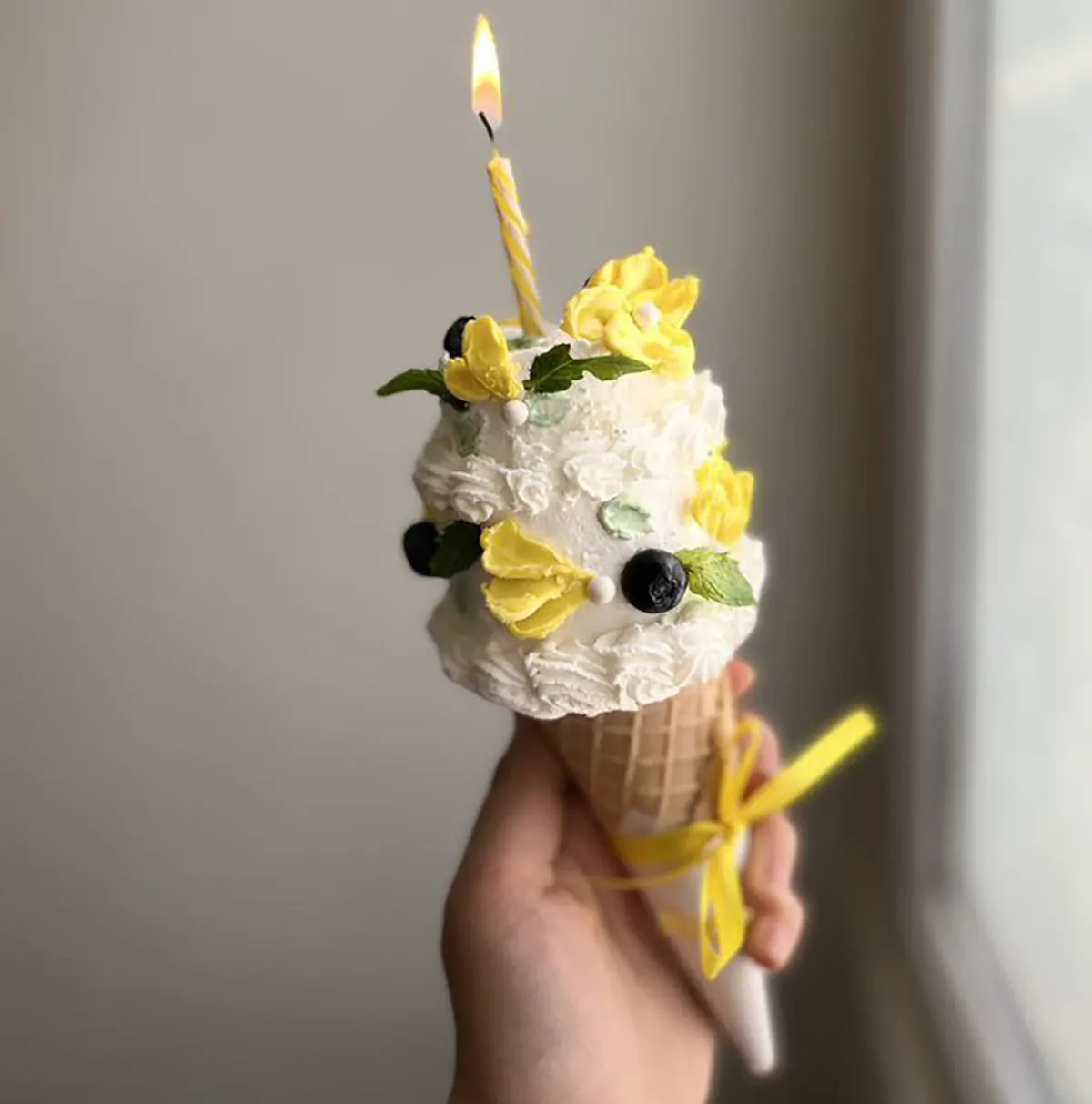 کیک تولد بستنی
تزیین کیک بستنی خانگی
طرز تهیه کیک بستنی در اشپزخانه کوچک من
طرز تهیه کیک بستنی با کیک آماده
کیک بستنی یخچالی
