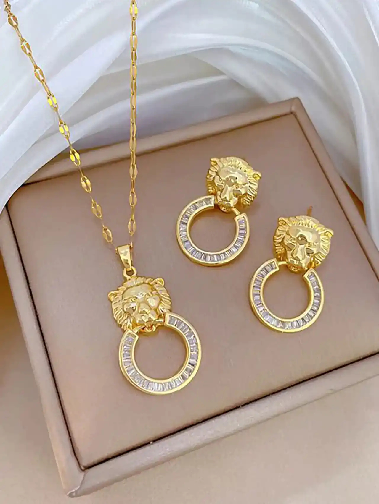 انواع مدل نیم ست طلا + زیباترین مدل های نیم ست طلا بسیار شیک و لاکچری