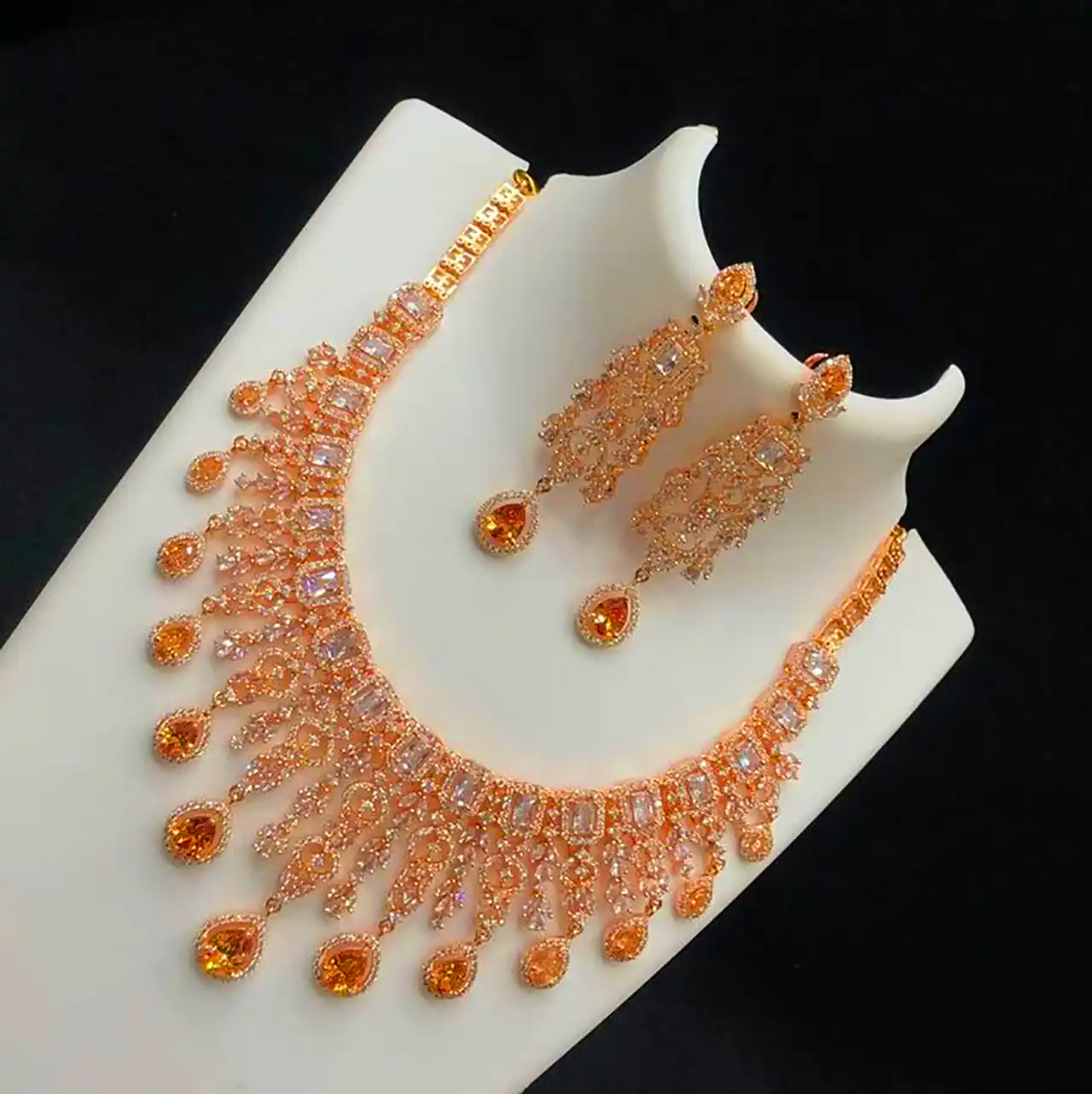 جواهرات عروس با نگین سلطنتی 