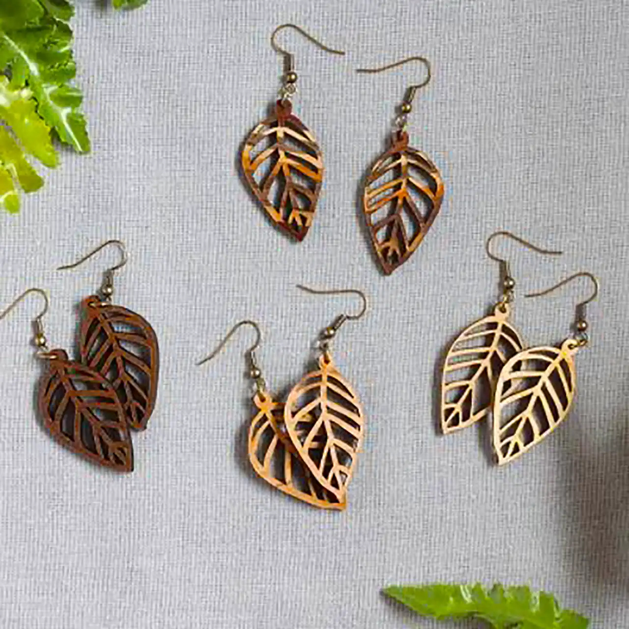 گوشواره چوبی طرح برگ