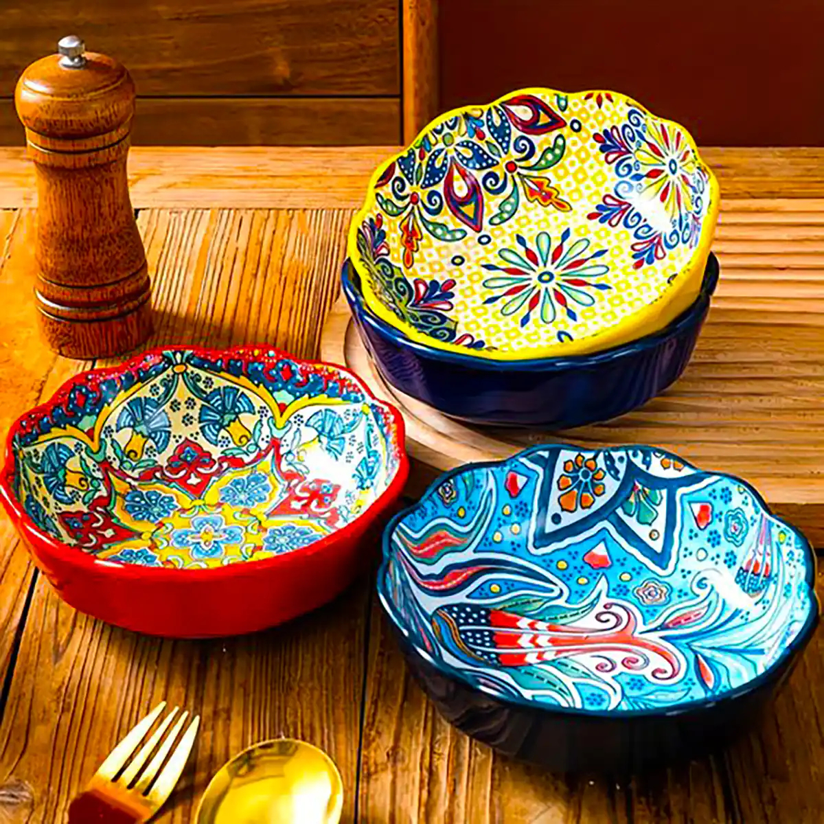 کاسه سفالی خوش رنگ