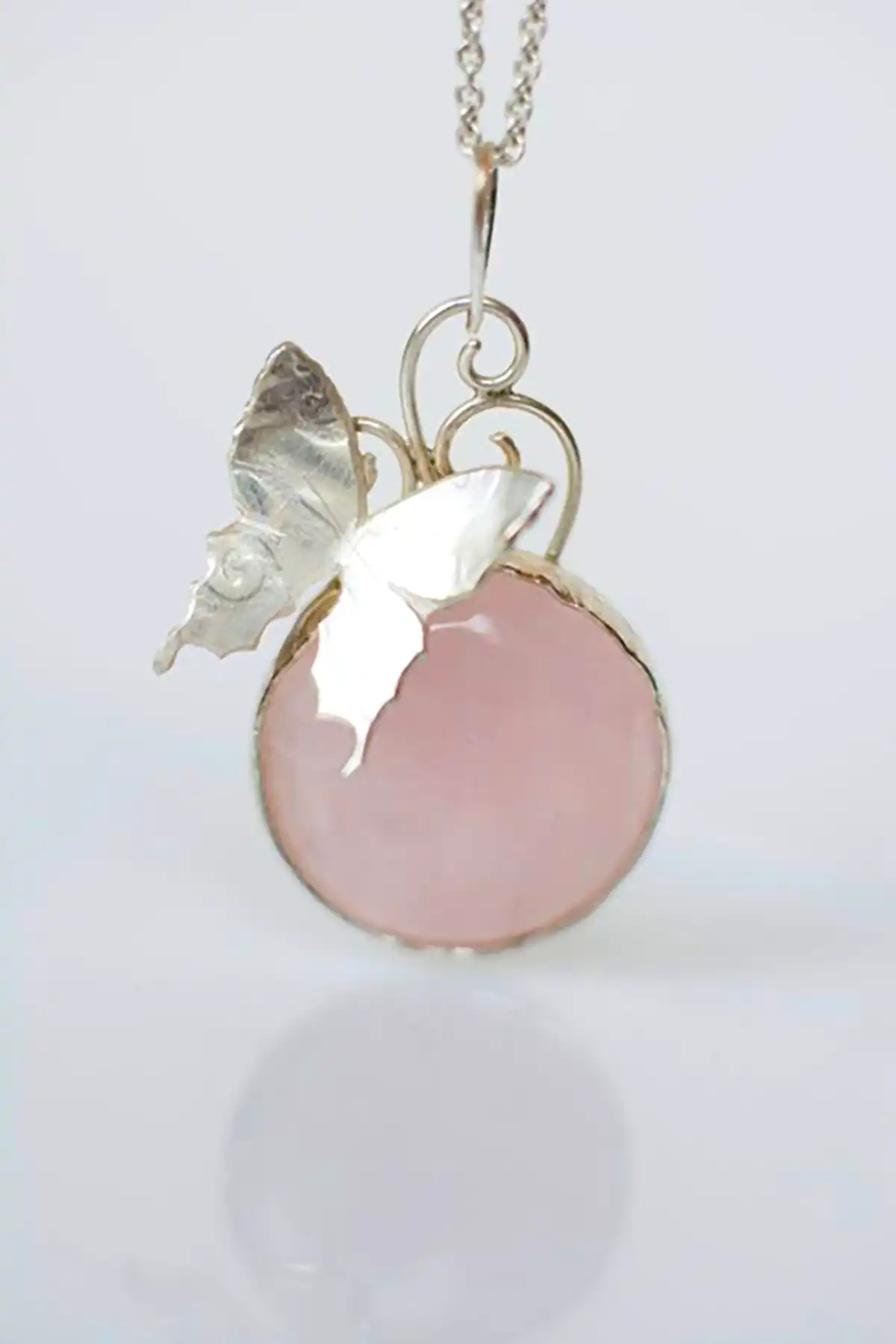 گردنبند لاکچری برای دختران جوان 