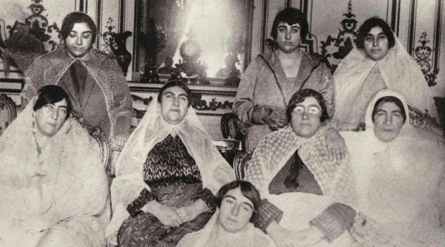 عکس های دیده نشده از مد لباس‌ زنان ایرانی در 200 سال گذشته + از کی فرنگی شدیم!