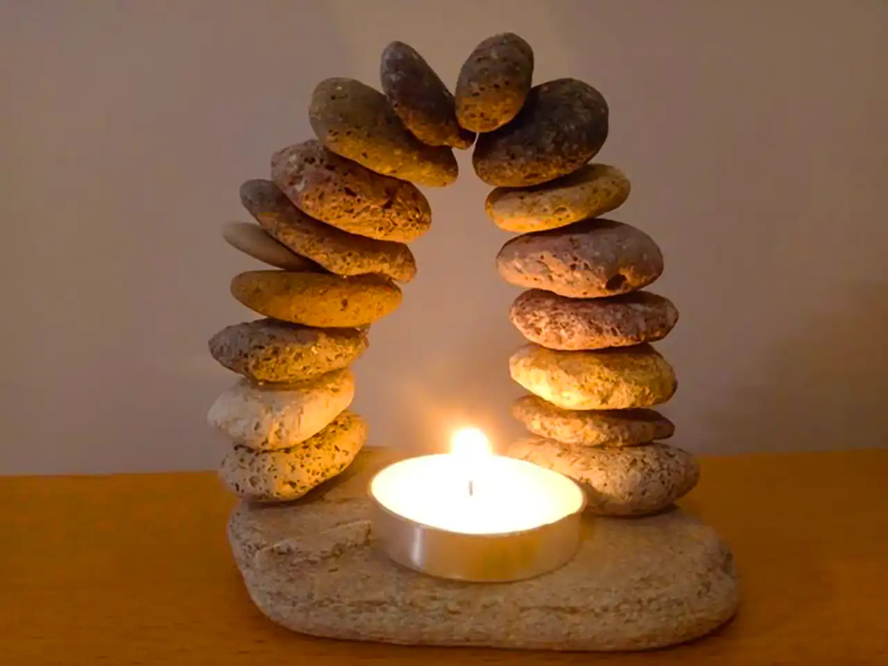 کاردستی هنری با سنگ رودخانه