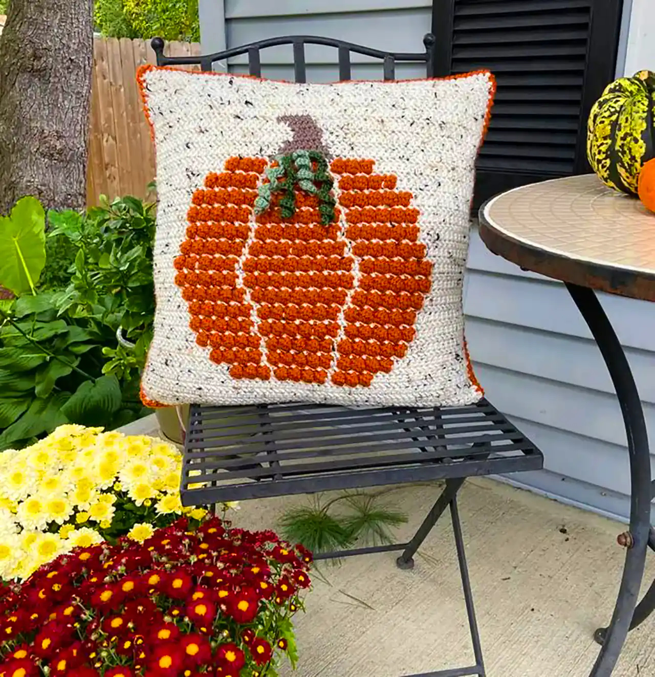 کوسن بافتنی طرح کدو تنبل