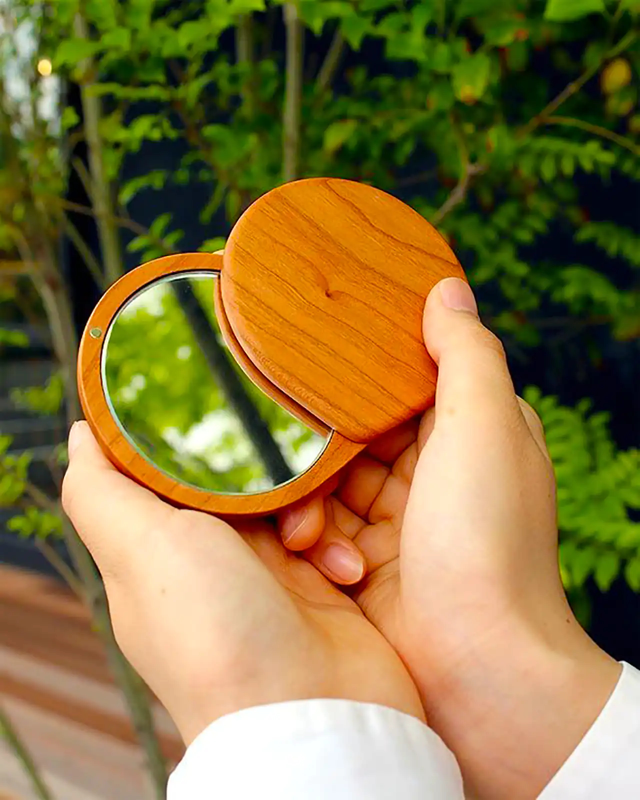 آینه دستی چوبی