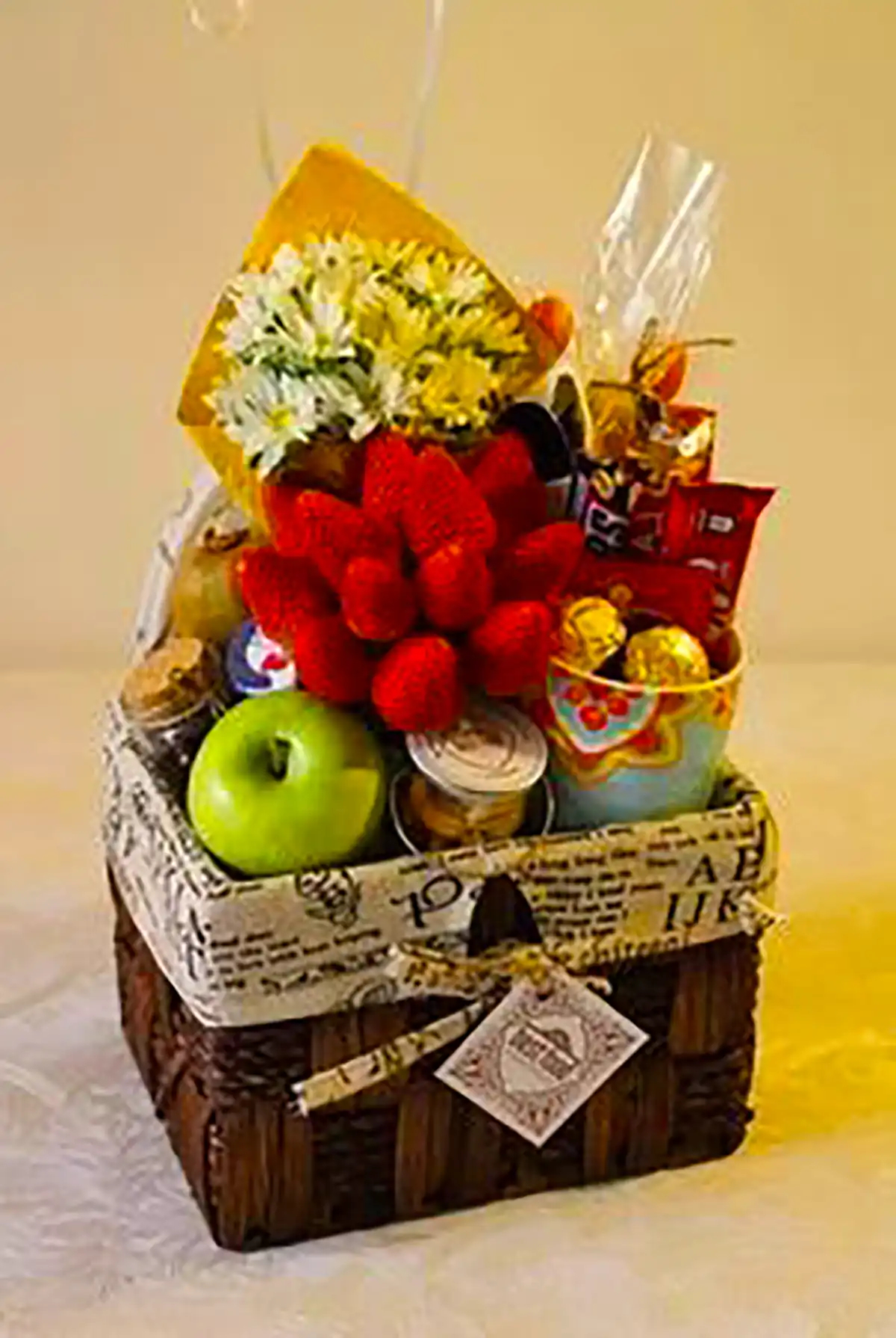 سبد میوه کادویی عروس