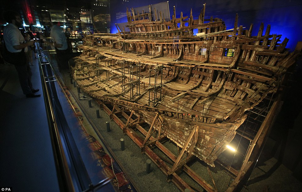 بازسازی کشتی 500 ساله هنری هشتم