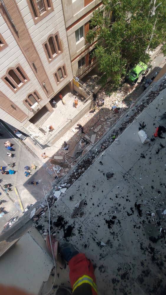 فیلم صفر تا صد انفجار یک خانه در خیابان پیروزی تهران / گفتگو با همسایگان که آواره شدند + عکس
