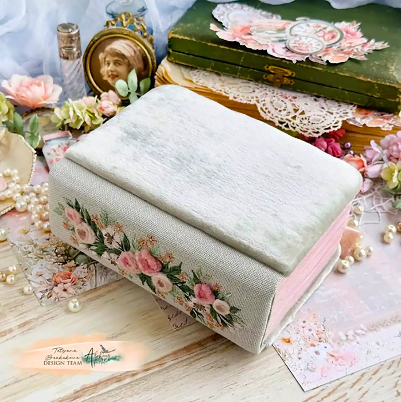 دفترچه خاطرات گلدوزی 