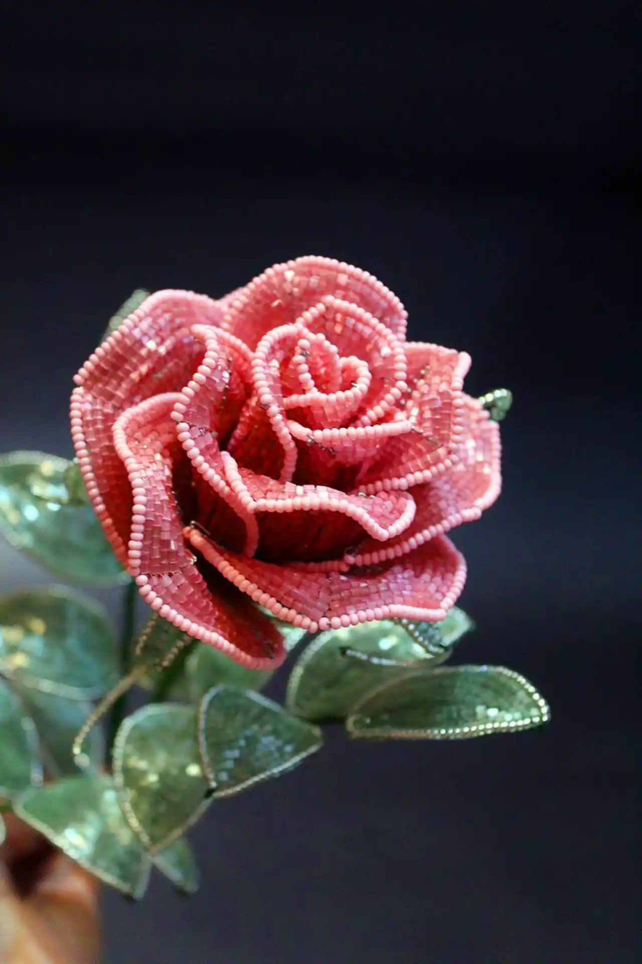 مدل گل تزئینی منجوق بافی