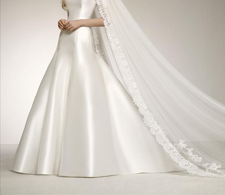 لباس عروس با دامن بلند