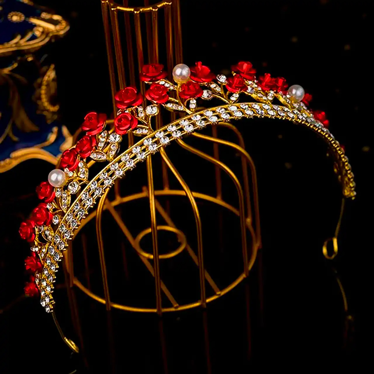 تاج سلطنتی عروس قرمز 