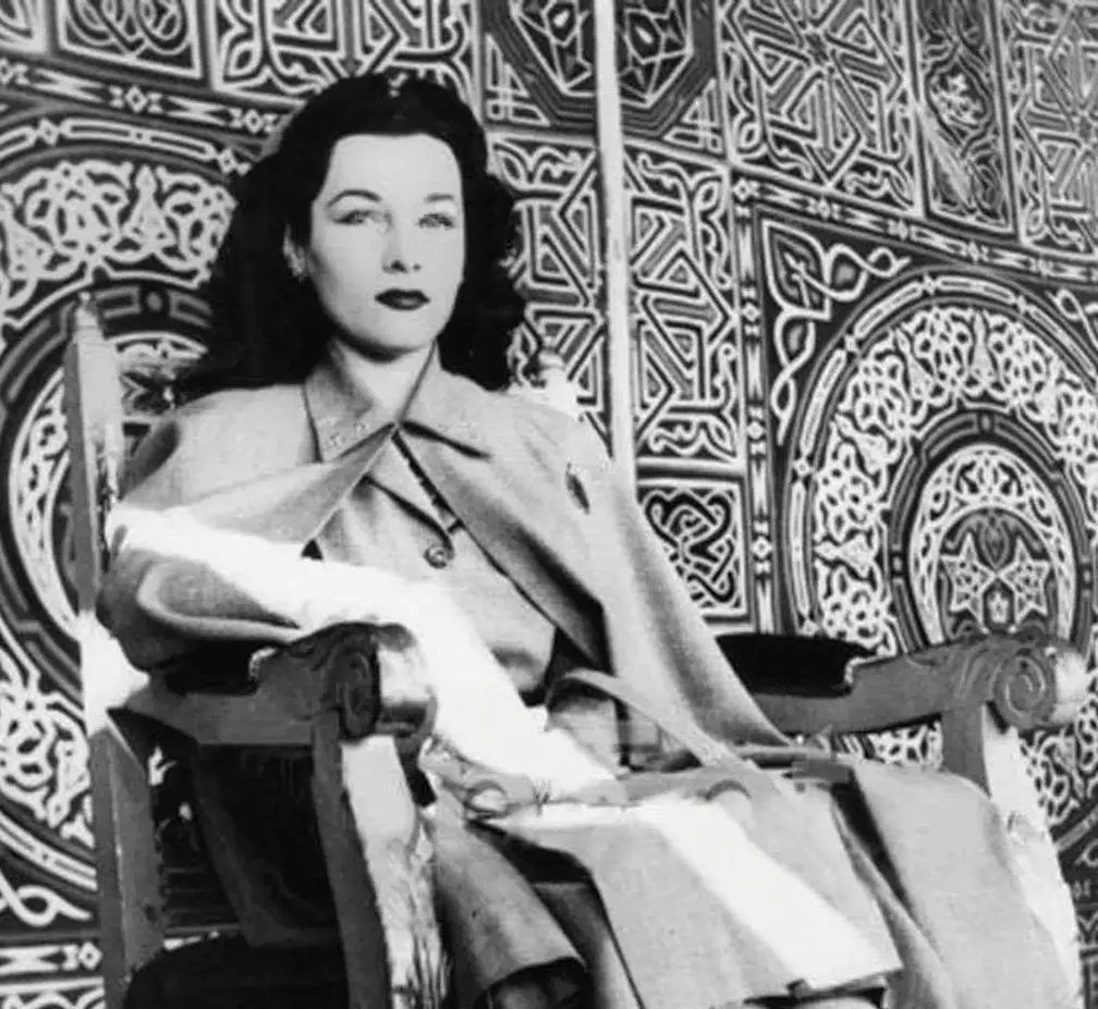 سفر در زمان / عکس «فوزیه فواد» در 27 سالگی و چند ماه بعد از طلاق؛ سال 1327