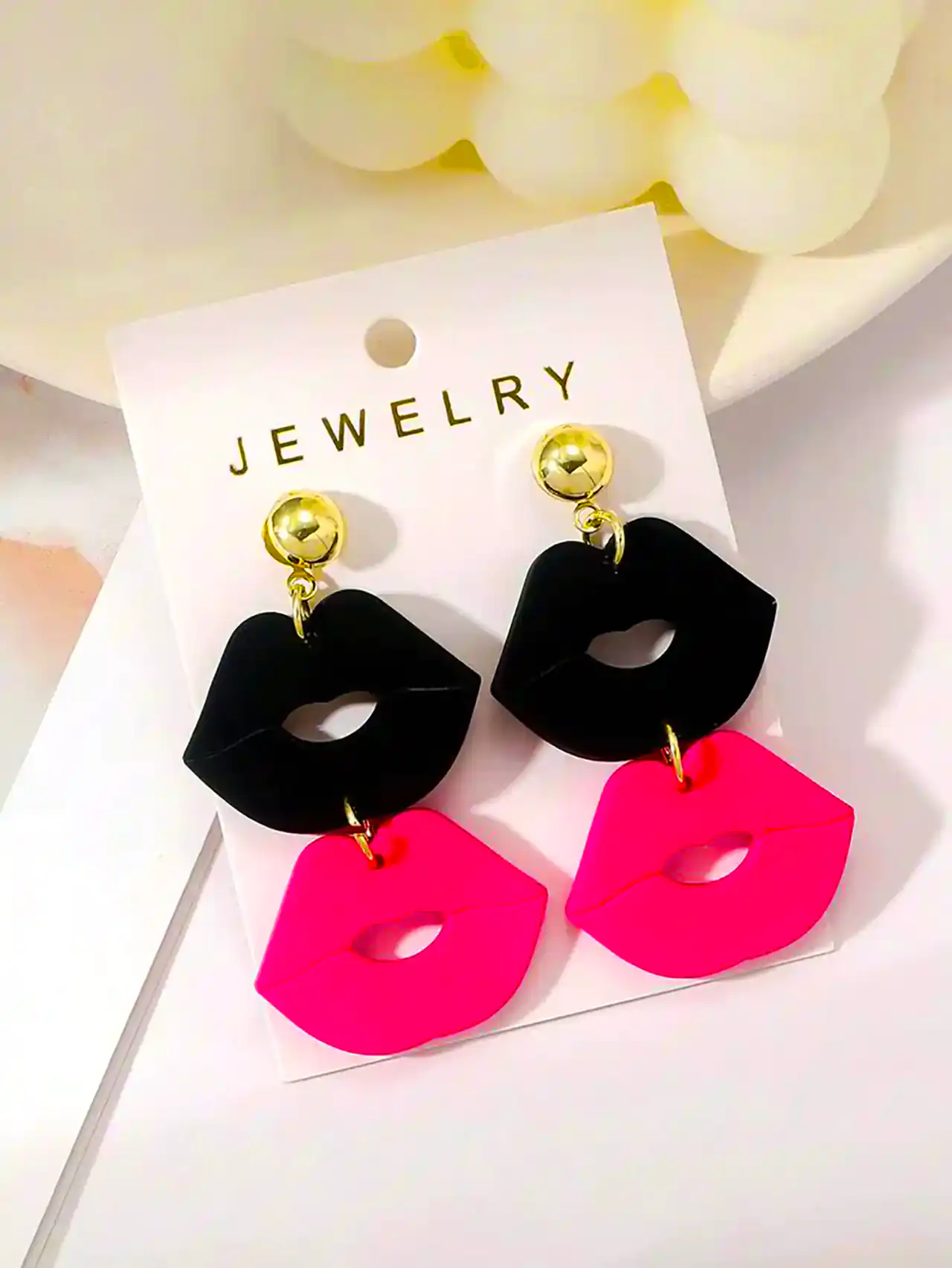 گوشواره طرح لب