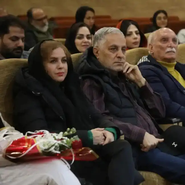 اکرم مهدوی