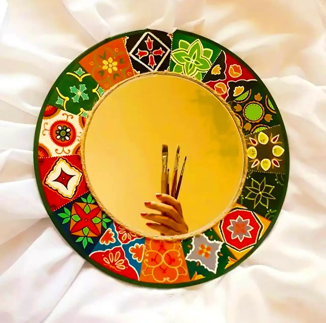 مدل آینه گرد دکوری