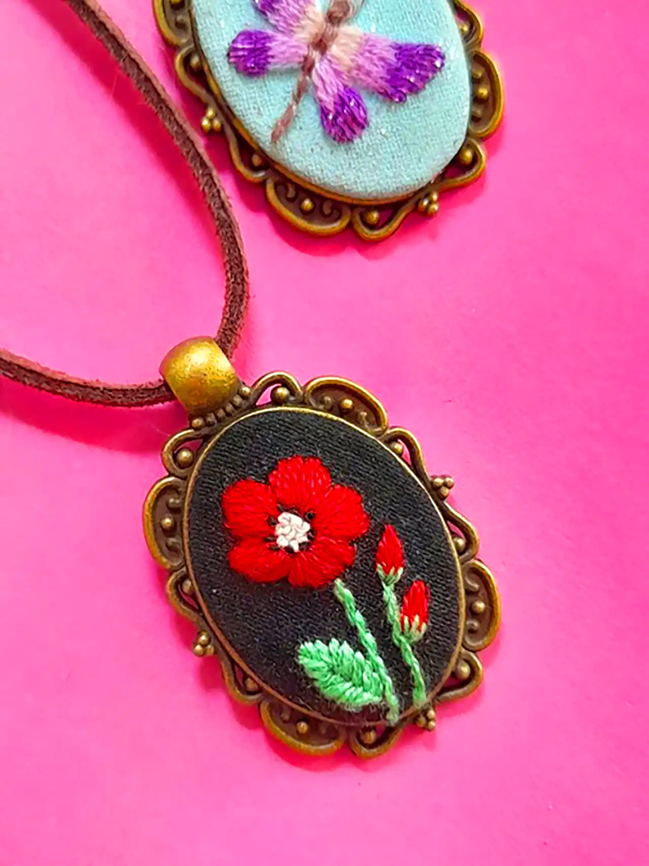 گردنبند گلدوزی شده شیک