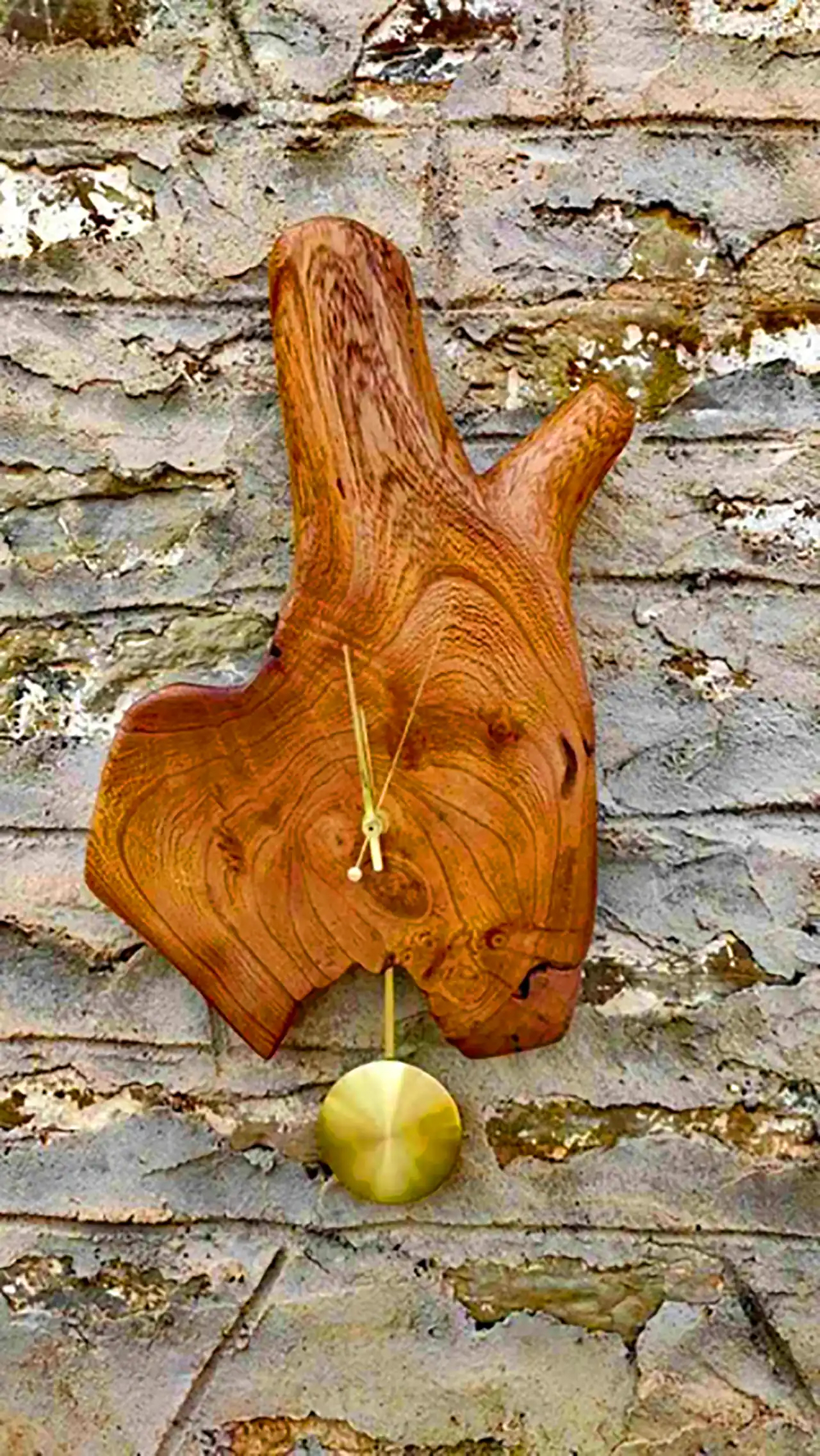 ساعت دیواری چوبی جدید