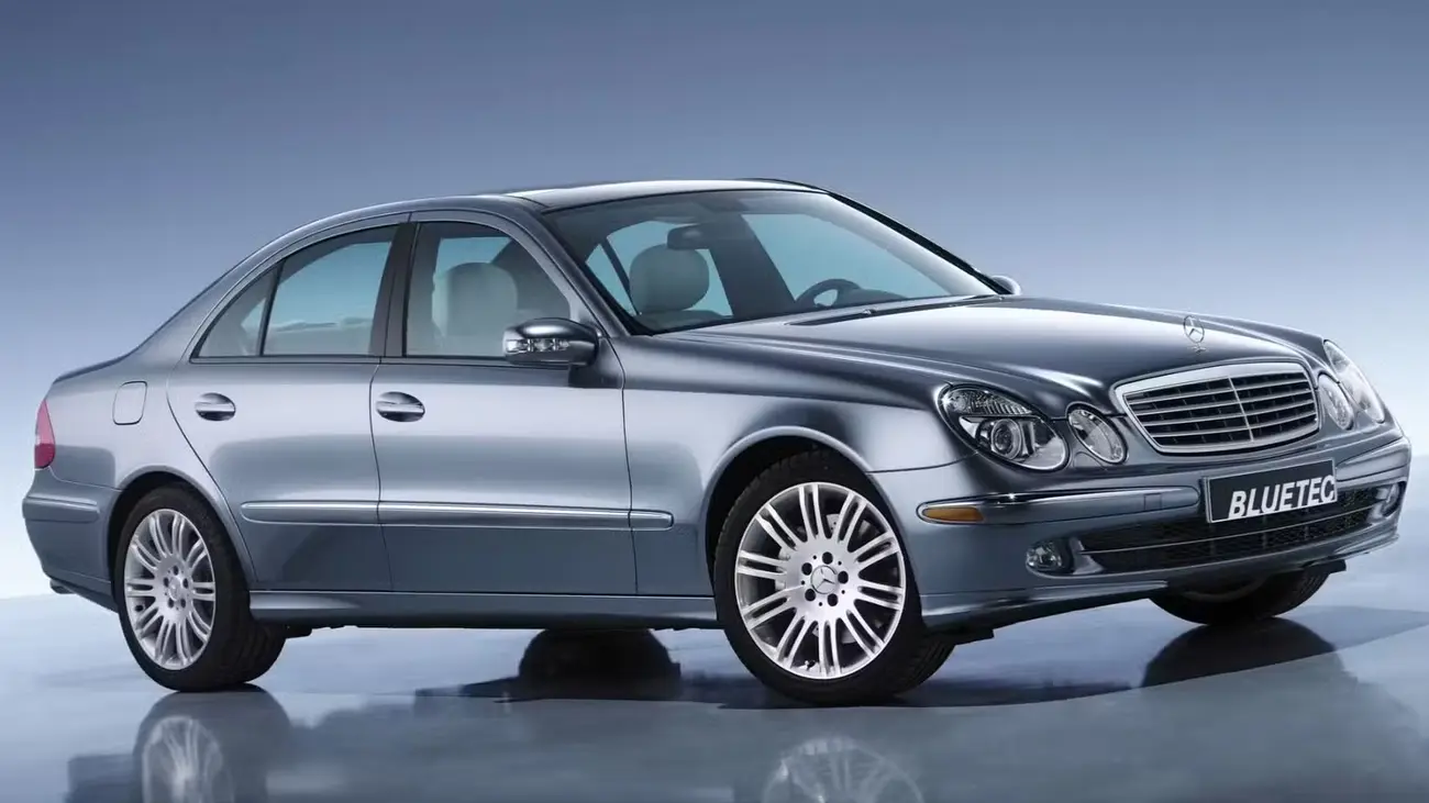 ۹- مرسدسبنز E350 نسل W211