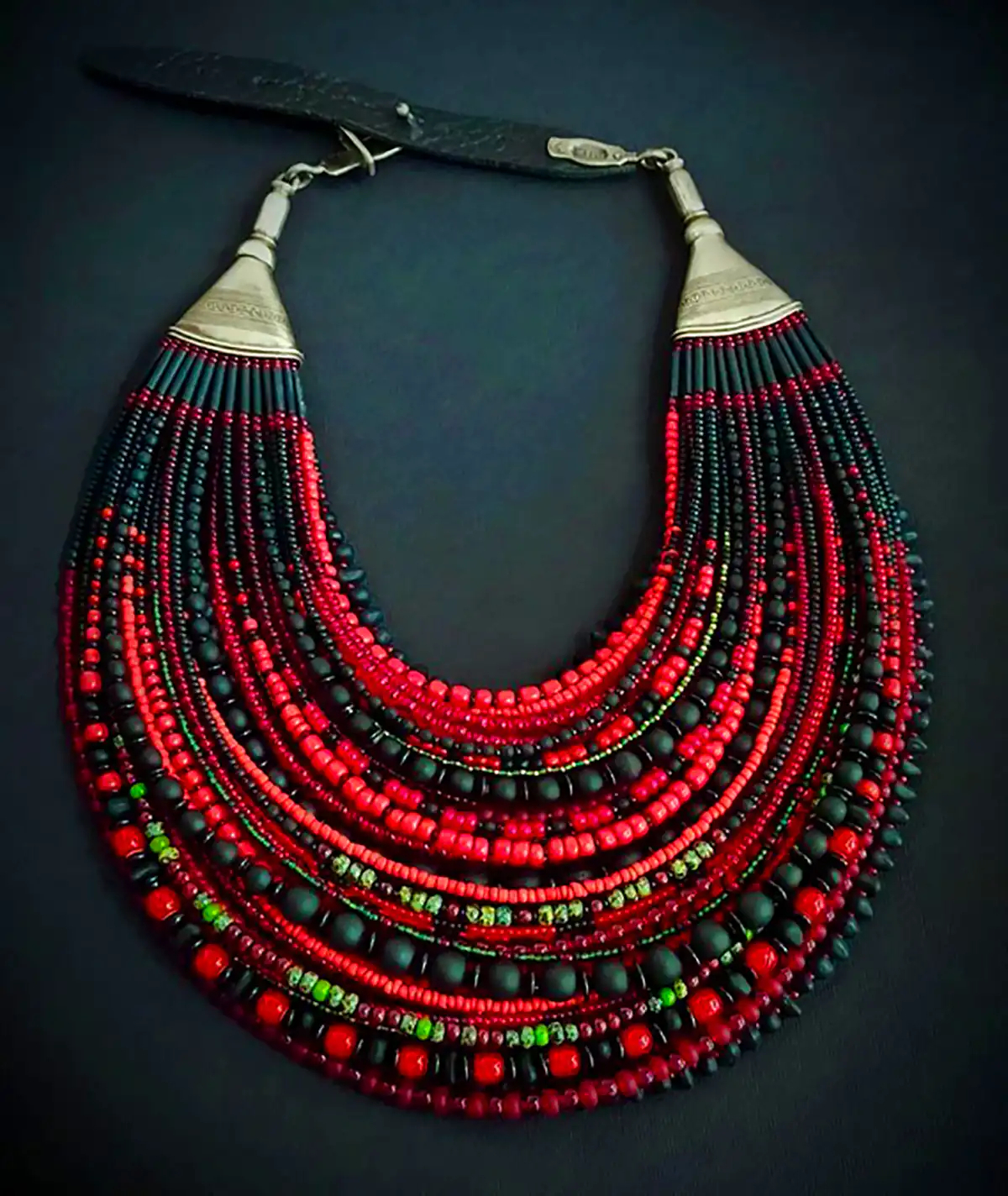 گردنبند مهره ای قرمز شیک