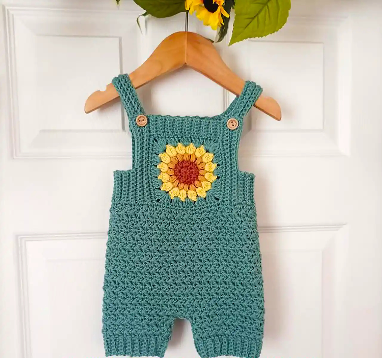 ست لباس بافتنی نوزادی زیبا 