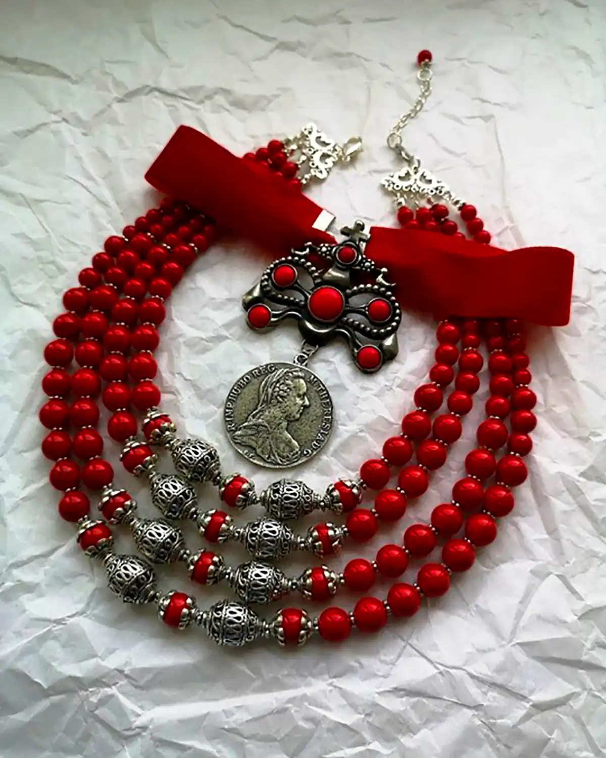 گردنبند مهره ای قرمز شیک