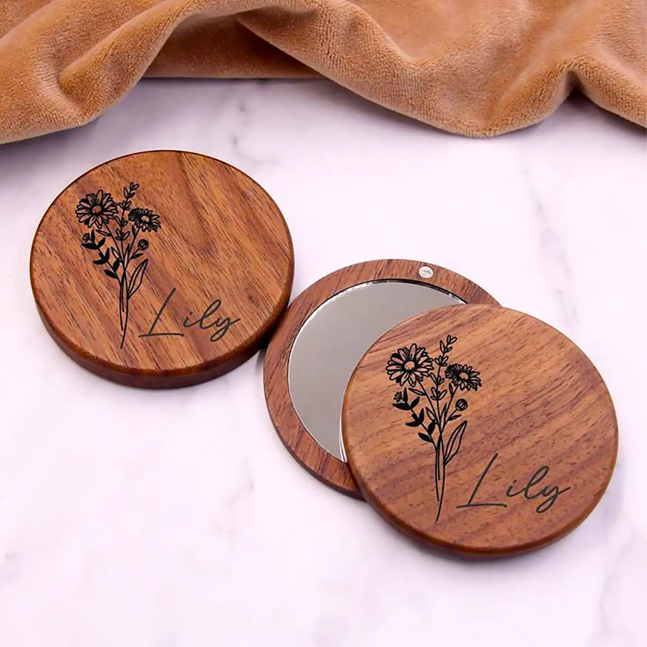 آینه دستی چوبی